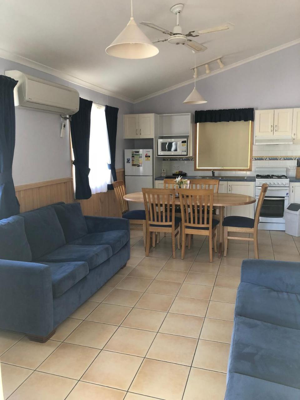 Holiday park Pleasurelea Tourist And Caravan Park 4*